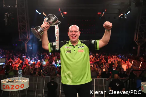 2022pcffinal michael van gerwen 05