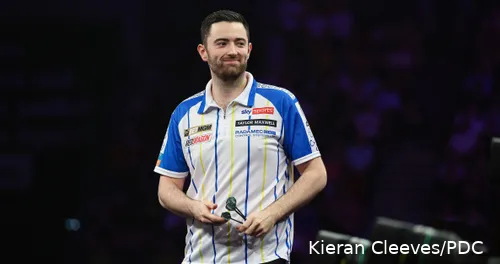 Humphries' Leeds themed shirt from 2024