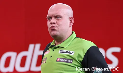 Not the best year for MVG but he stays resolute even offering an interviewer £50 to find him saying he wanted to beat Barney's record.