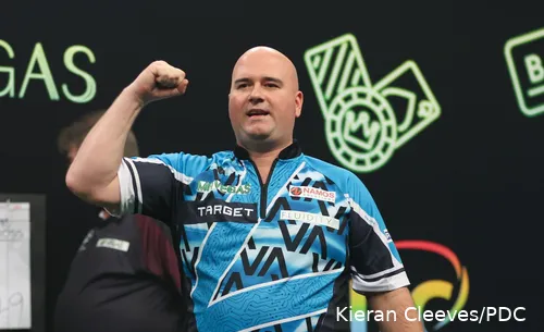 Rob Cross goes on the hunt for his second world title