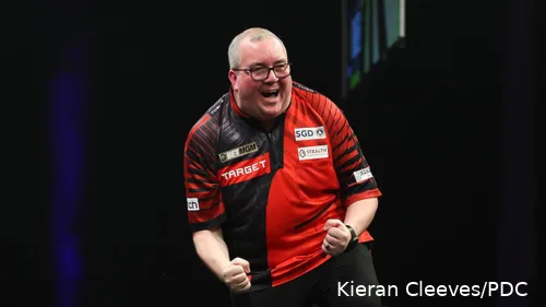 Stephen Bunting made an excellent recovery from a disappointing Premier League campaign