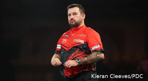 Im Achtelfinale der World Darts Championship kommt es zu einem walisischen Duell. Jonny Clayton kann sich bereits ein Beispiel an seinem Landsmann Gerwyn Price nehmen