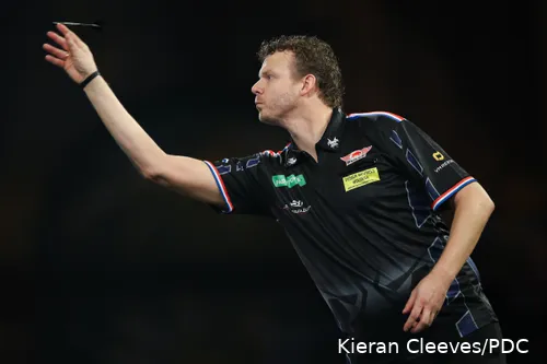 Richard Veenstra is de Nederlander die het langst moest wachten op zijn wedstrijd in de eerste ronde van het WK Darts