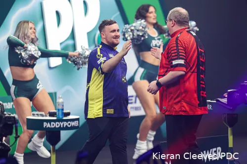 Luke Littler, nu 18, keert terug in actie. Maar is Stephen Bunting de torenhoge favoriet voor twee op een rij?