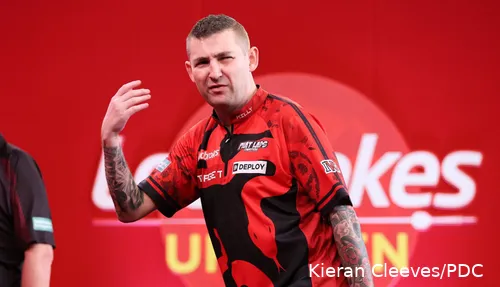 Ook Nathan Aspinall heeft last van darteritus