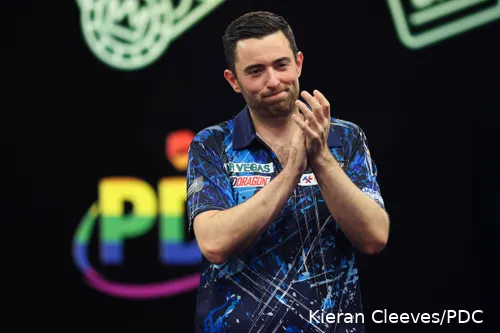 Luke Humphries neemt het in de kwartfinales op tegen Michael Smith