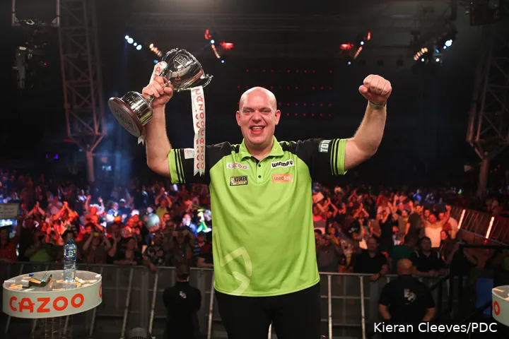2022pcffinal michael van gerwen 05