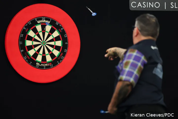 Gary Anderson kann sich gegen Beau Greaves keinen Fehltritt mehr leisten