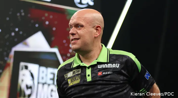 Michael van Gerwen auf der Premier-League-Bühne.