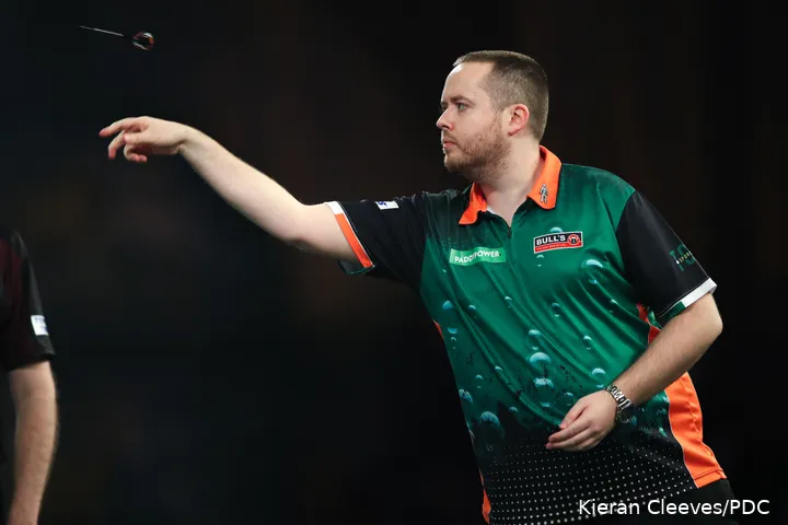 Steve Lennon in actie