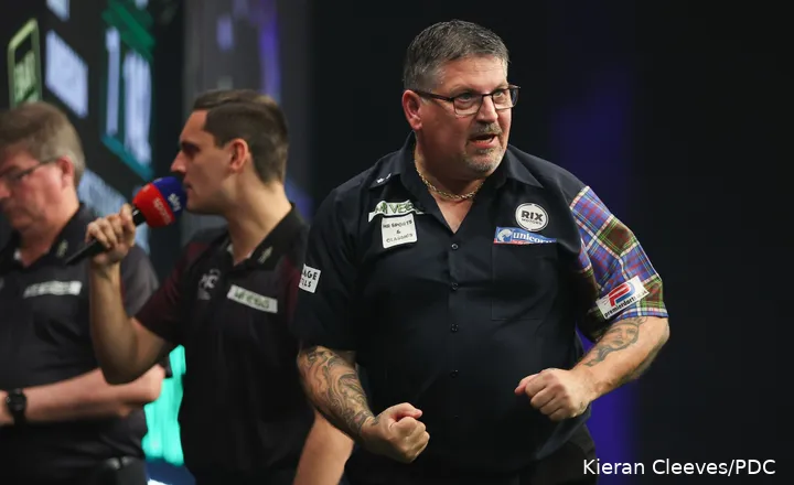 Gary Anderson haalde de halve finale op de Grand Slam of Darts