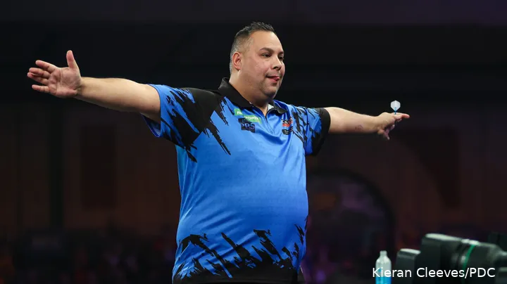 Jermaine Wattimena is één van de drie Nederlanders nog in de strijd op het WK Darts