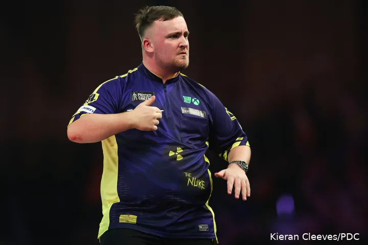 Luke Littler neemt het in de halve finales op tegen Stephen Bunting