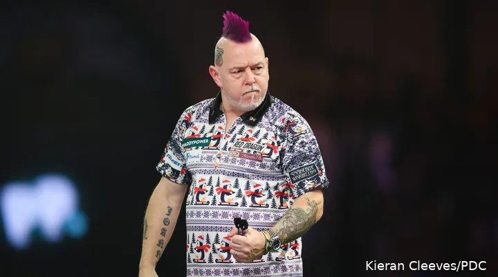 Peter Wright neemt het in de openingsronde van de Bahrain Darts Masters op tegen Alexis Toylo