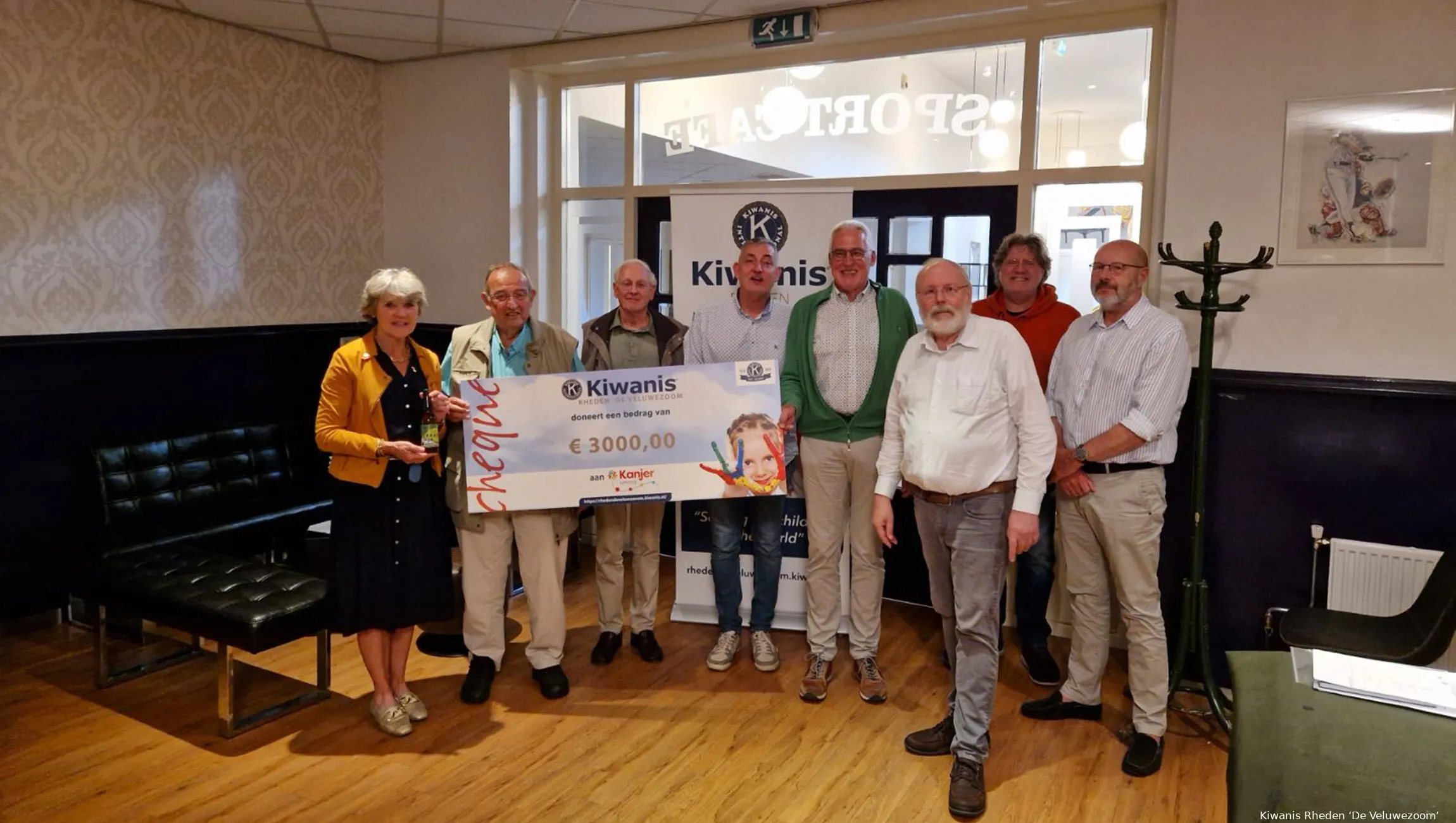 kiwanis rheden de veluwezoom haalt e3000 op met kanjerketting actie voor kinderen met kanker