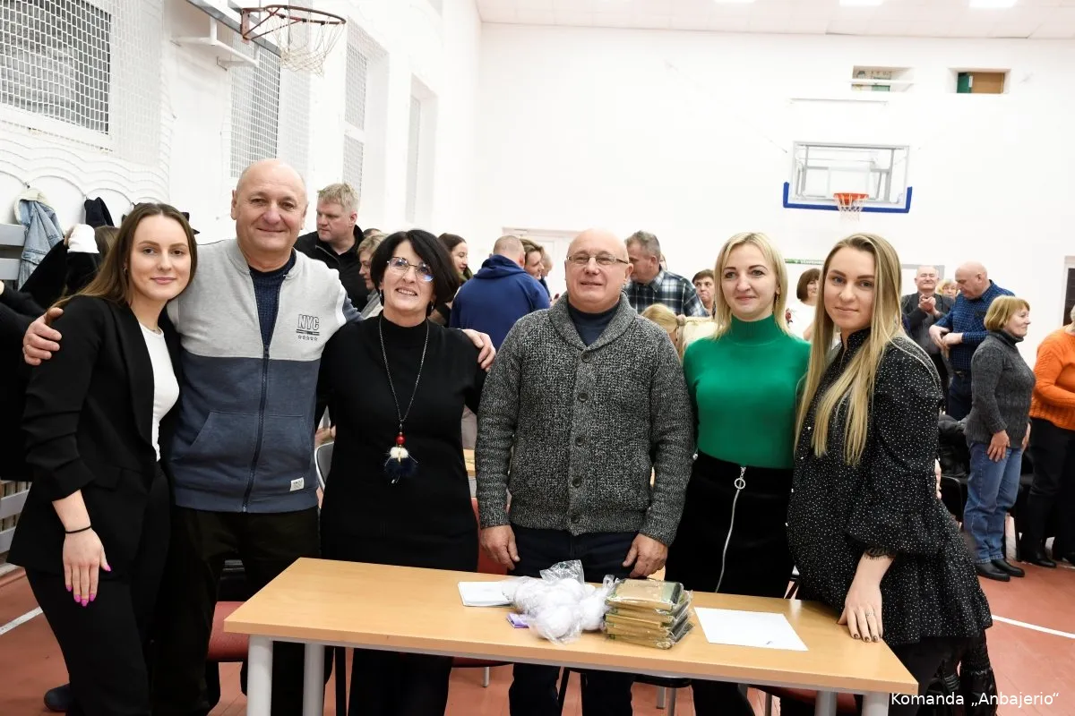 1 vieta uzemusi komanda anbajerio