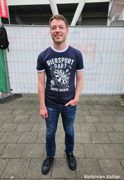 Die Qual der Wahl: Dieser Fan aus Luxemburg konnte sich nicht auf vier Namen festlegen