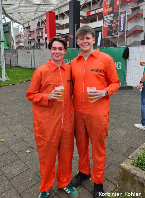 "Für Bier und Darts kann man auch mal aus England anreisen" lautete das Motto von Oscar und Ethan