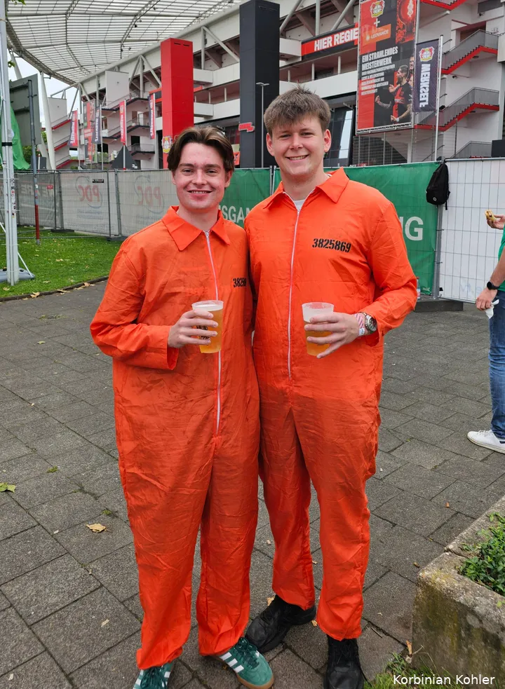 "Für Bier und Darts kann man auch mal aus England anreisen" lautete das Motto von Oscar und Ethan