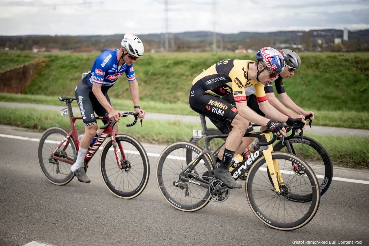 wout van aert mathieu van der poel tadej pogacar 1