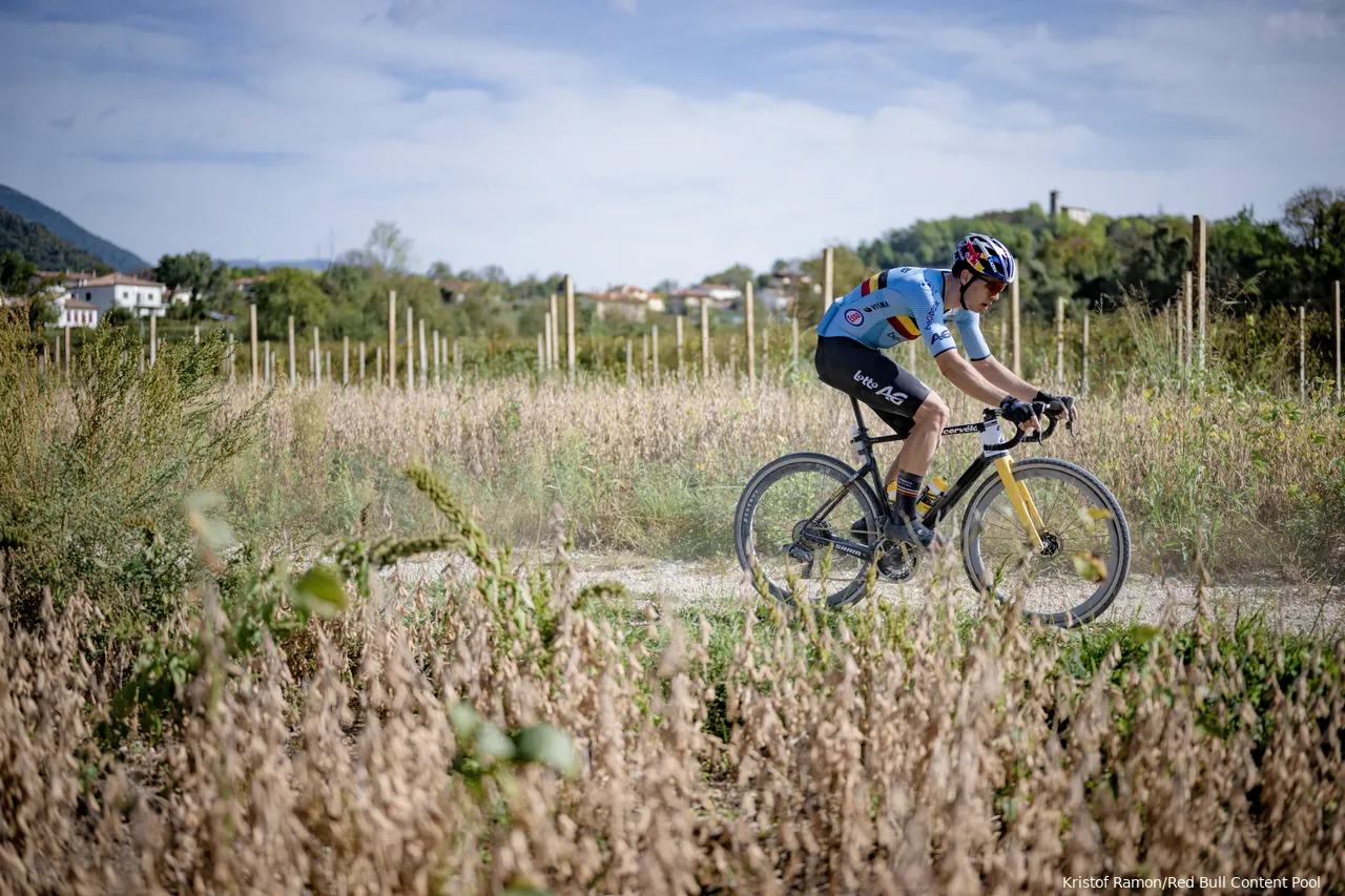 wout van aert wk gravel