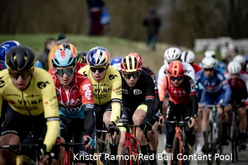 wout van aert peloton klassiekers
