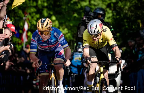 Evenepoel showed his power on the cobblestones in the Brabantse Pijl