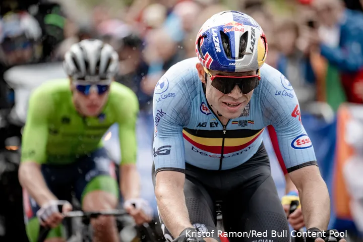 Van Aert at the World Cup, ahead of Tadej Pogacar.