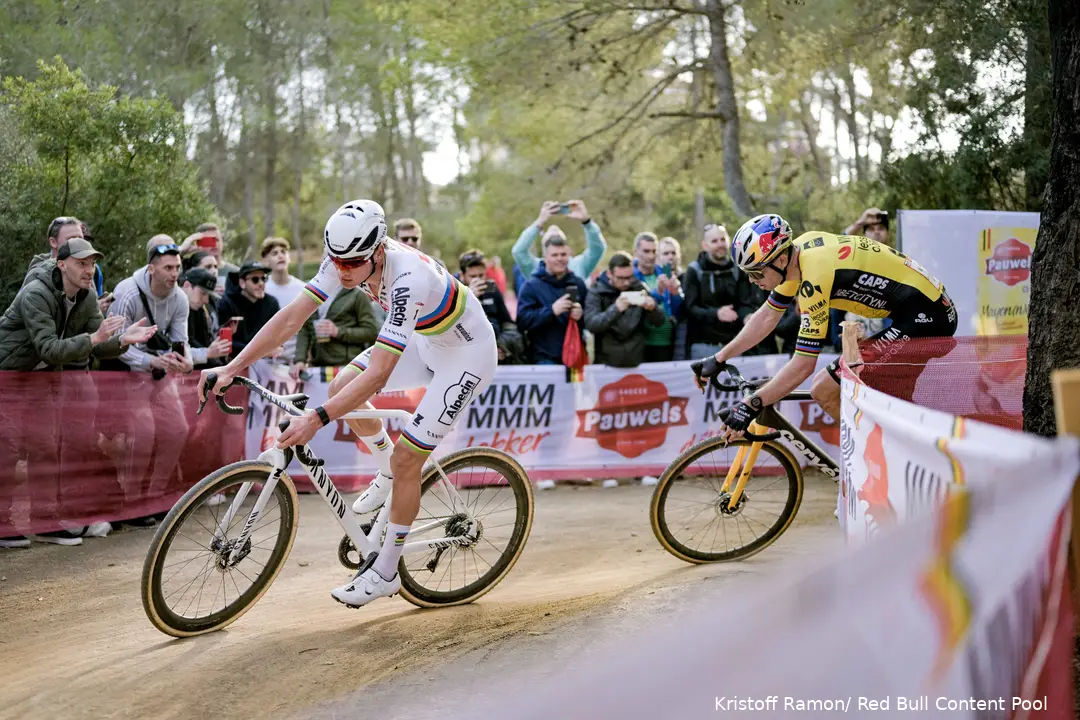 Van der Poel en van Aert in waarschijnlijk de grootste veldritrivaliteit ooit