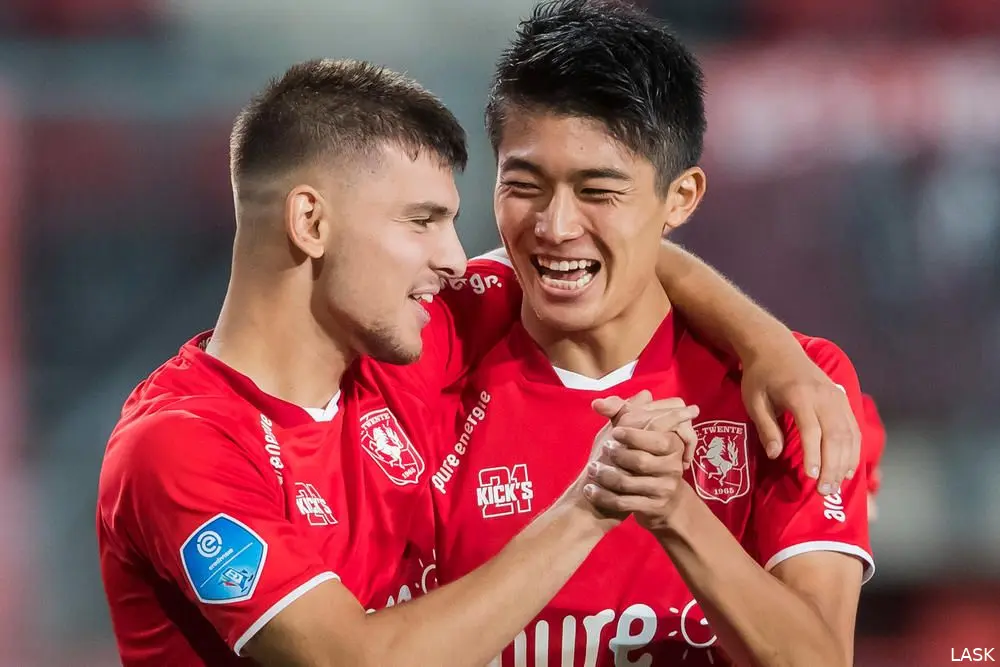 lindon selahi keito nakamura fc twente psv 2019
