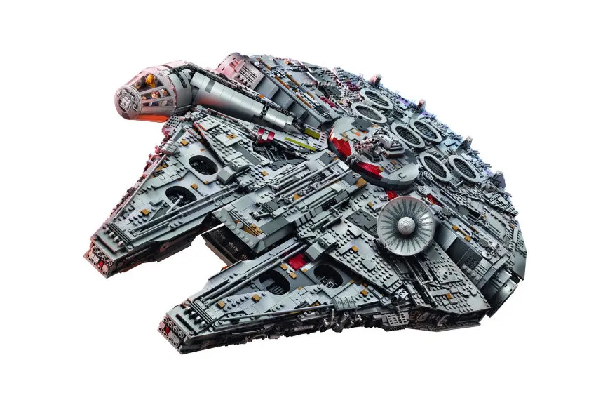 fhm lego millennium falcon01