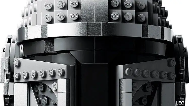 2022 04 14 lego mandalorian helmf1649937441