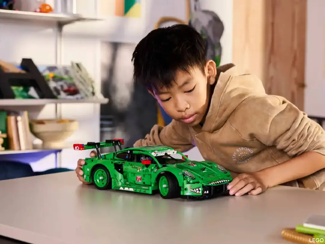 LEGO Technic 42224 POrsche 911 GT3 REXY AO Racing