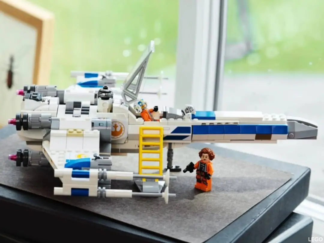 LEGO Star Wars 75460 New Republic X-Wing Starfighter
