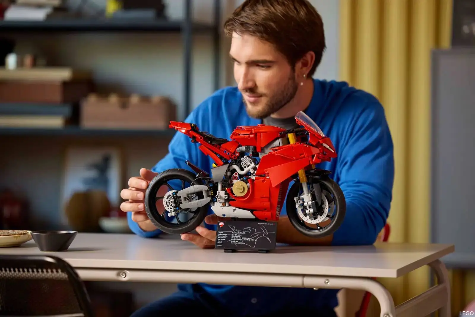 LEGO Technic Ducati-42202