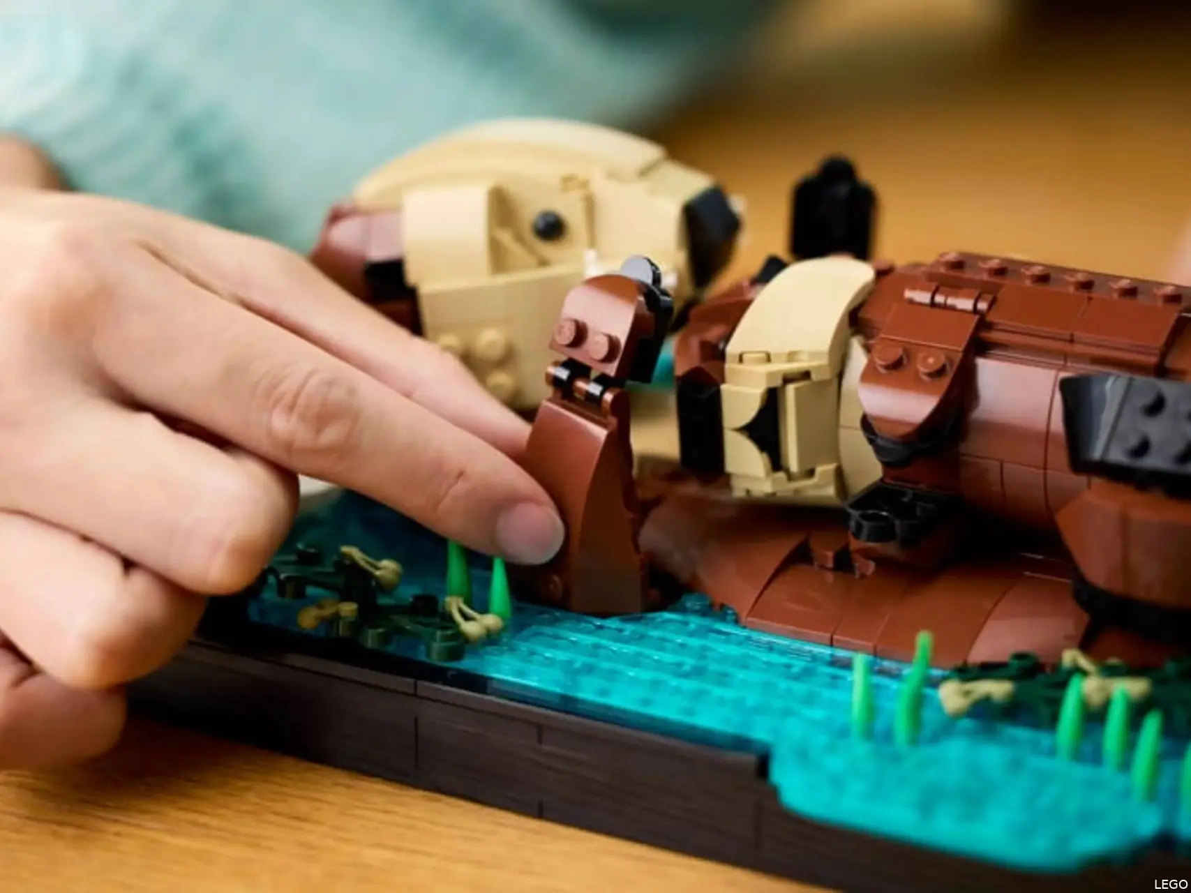 LEGo Ideas Floating Sea Otters (1)