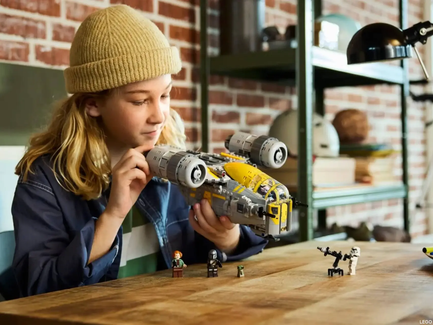 LEGO Star Wars 75447 The Razor Crest (2)
