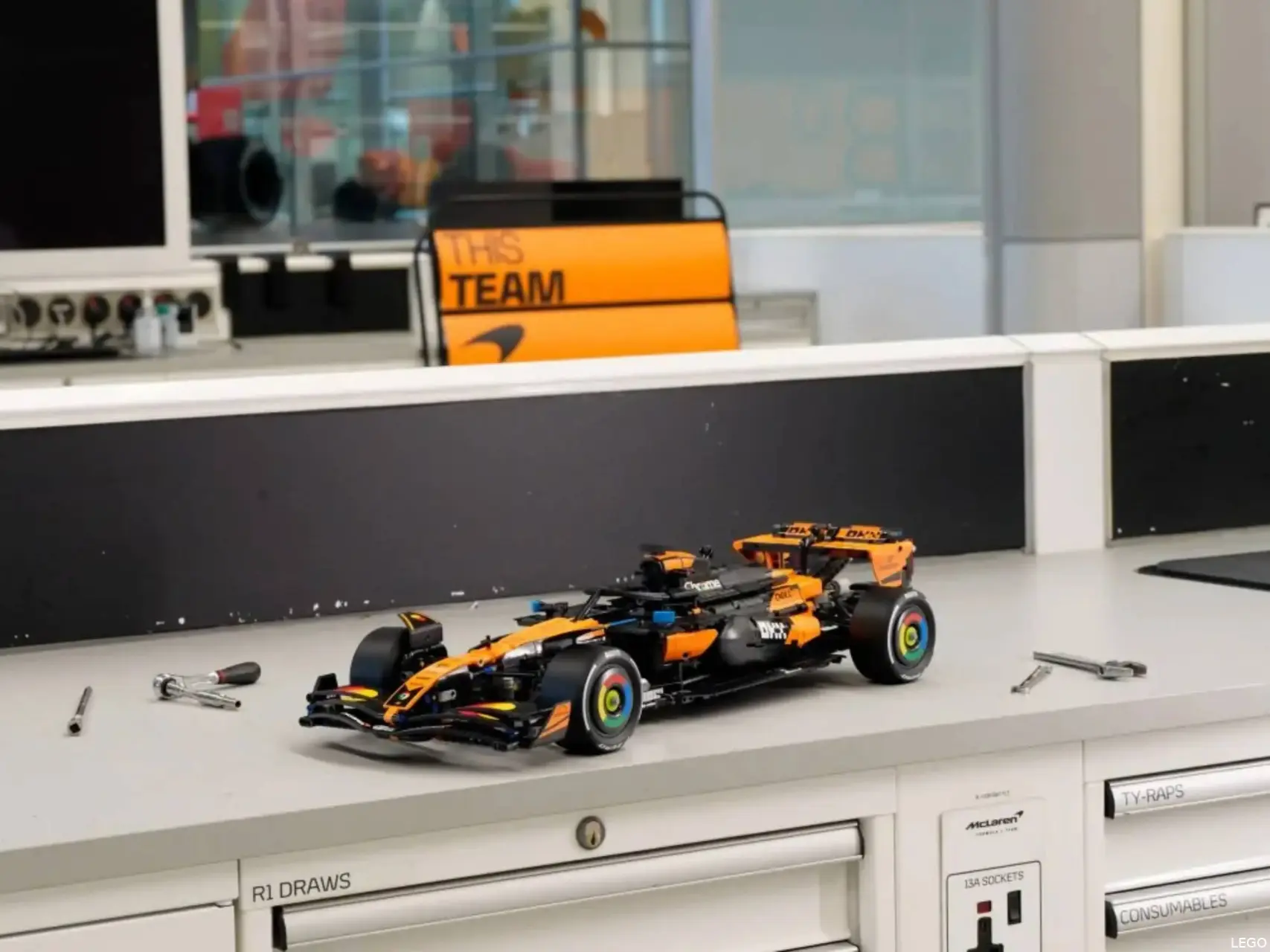 LEGO Technic McLaren 42228 ML38 (2)