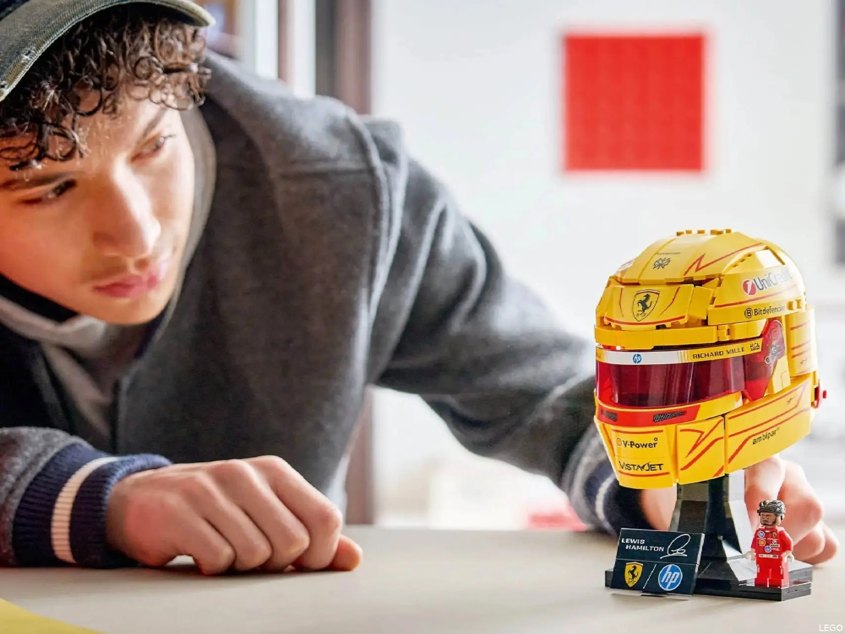 LEGO Editions Lewis Hamilton helm.&nbsp;
