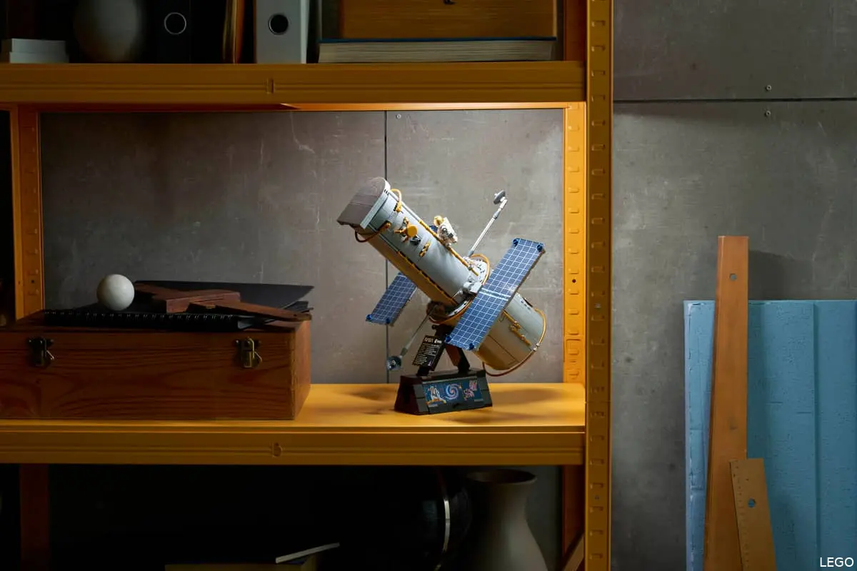 LEGO Hubble