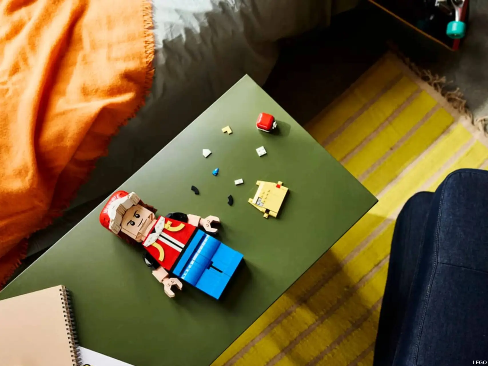LEGO Pokemon trainer red (1)
