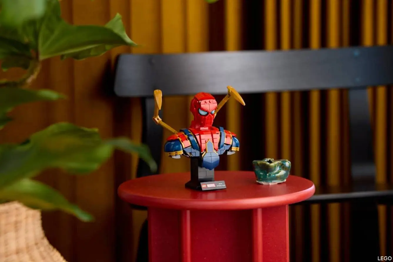 iron spider-man buste