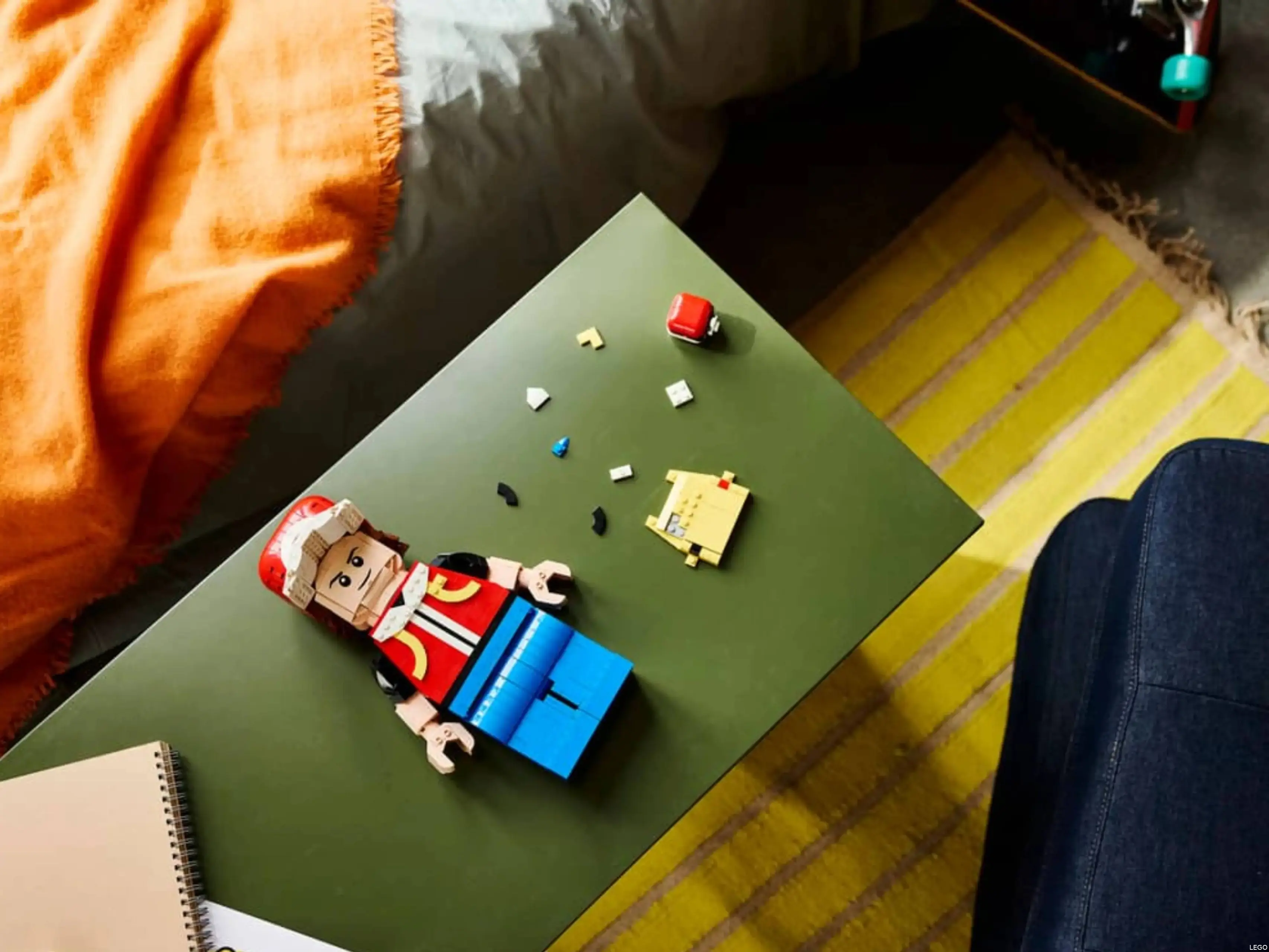 LEGO Pokemon trainer red (1)