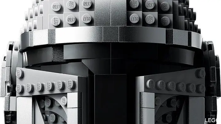 2022 04 14 lego mandalorian helmf1649937441