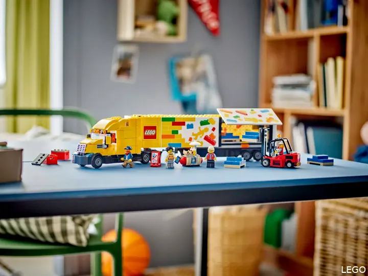 lego city delivery truck