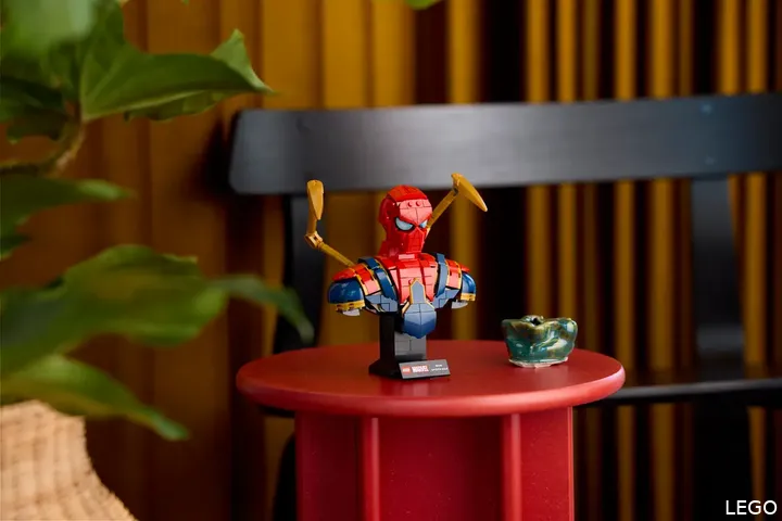 lego iron spider bust