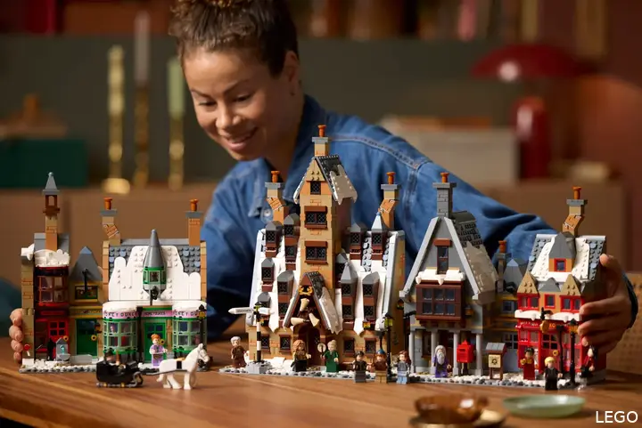 LEGO Harry Potter Hogsmeade Village