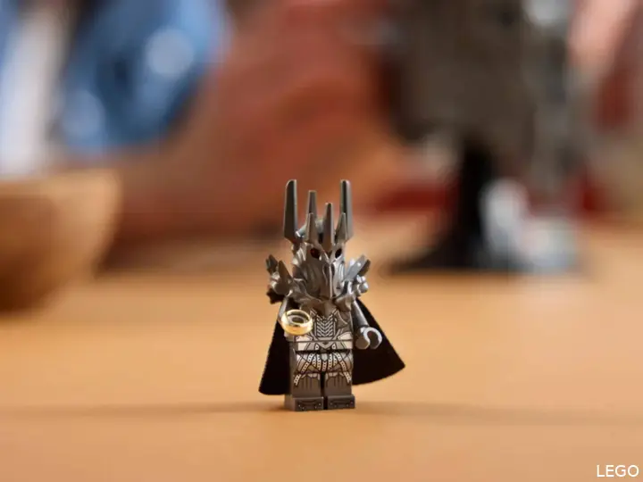 LEGO ICONs The Lord of the Rings Sauron (1)