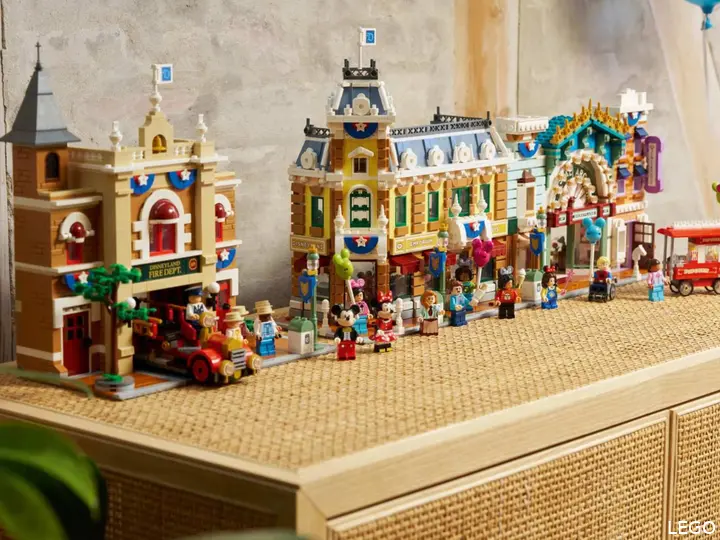 LEGO Disney Main Street
