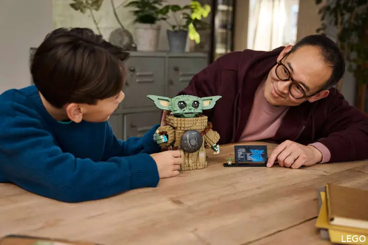 LEGO Grogu als leerling van mandalorian